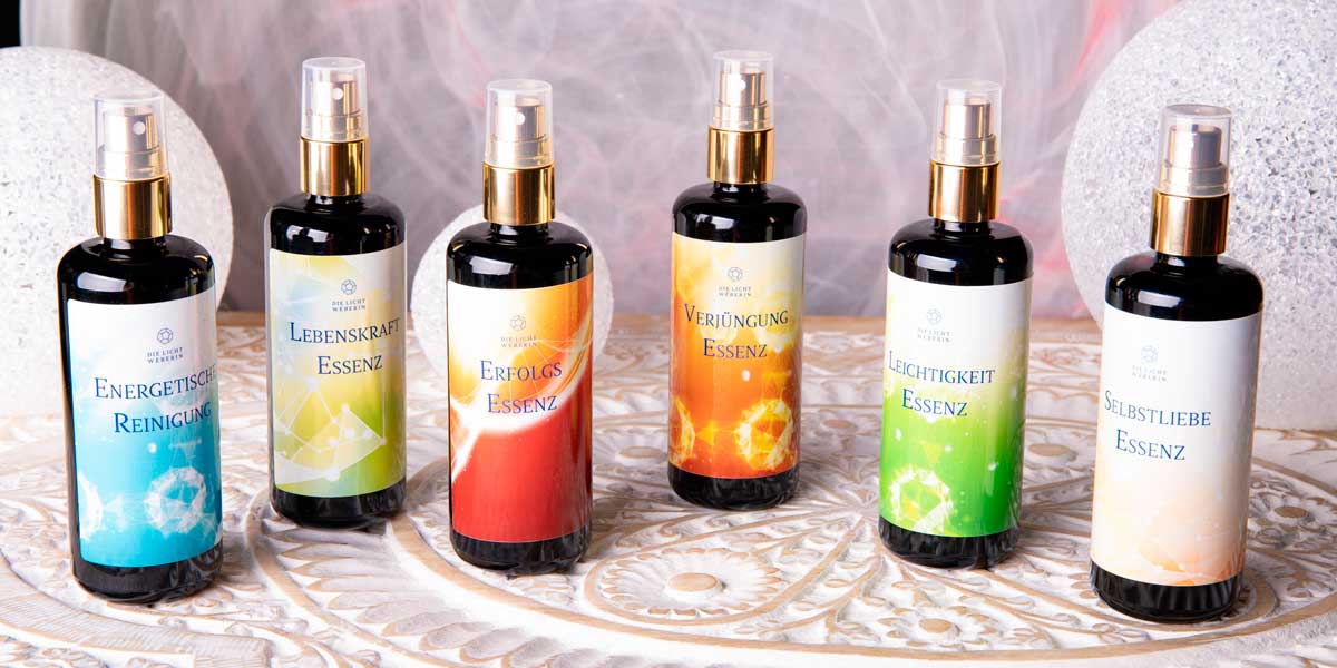 Die Lichtweberin Essenzen – feine energetische Sprays zur Stärkung von Lebenskraft, Leichtigkeit, Verjüngung und Selbstliebe, fördern Wohlbefinden und Harmonie. Dateiname: