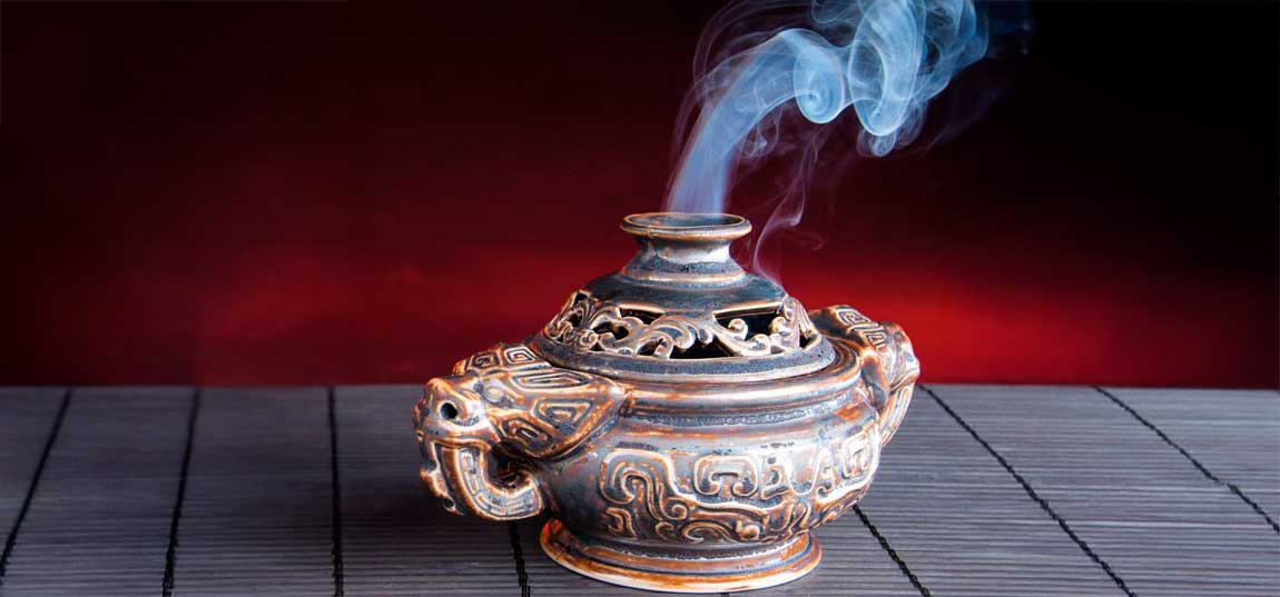 Kraftvoll räuchern mit Berk – edles Räuchergefäß für Rituale zu Liebe und Glück, mit duftenden Harzen und Kräutern für Harmonie und Herzensenergie.