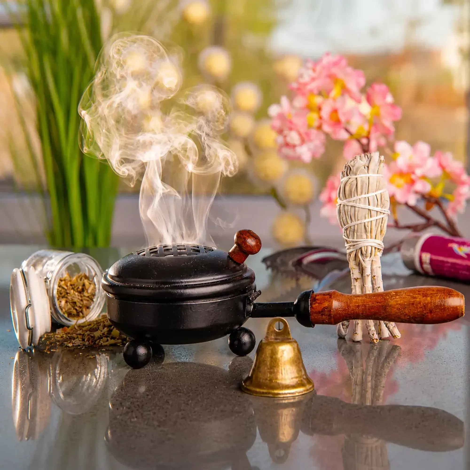 Räucherset zur energetischen Hausreinigung von Berk mit Räucherpfanne, Weißem Salbei und Ritualglocke