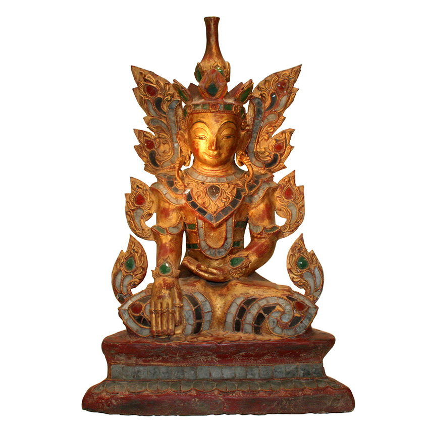 Seltene burmesische Buddhafigur aus Lack und Holz, prachtvoll vergoldet und mit Glaseinlagen verziert. Königsbuddha in Meditationshaltung – kunstvolle Rarität aus Burma.