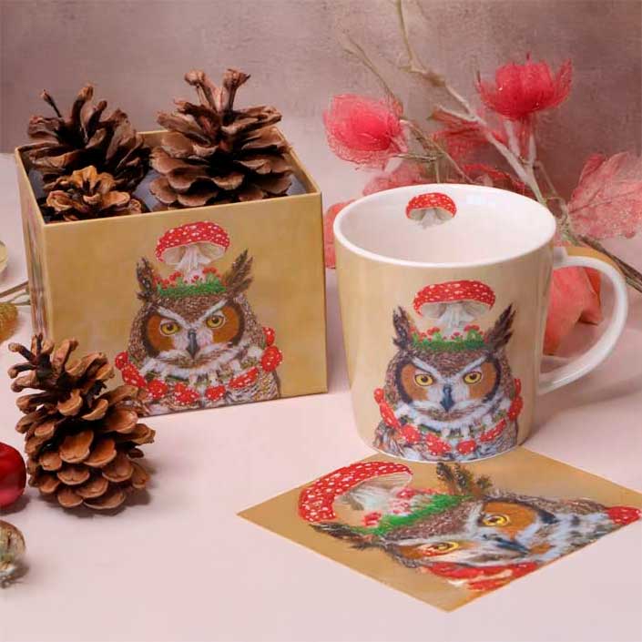 PPD Trend Mug von Vicki Sawyer mit Eulenmotiv und Fliegenpilz-Design, liebevoll verpackt in passender Geschenkbox – kreative Tasse mit Naturillustration.
