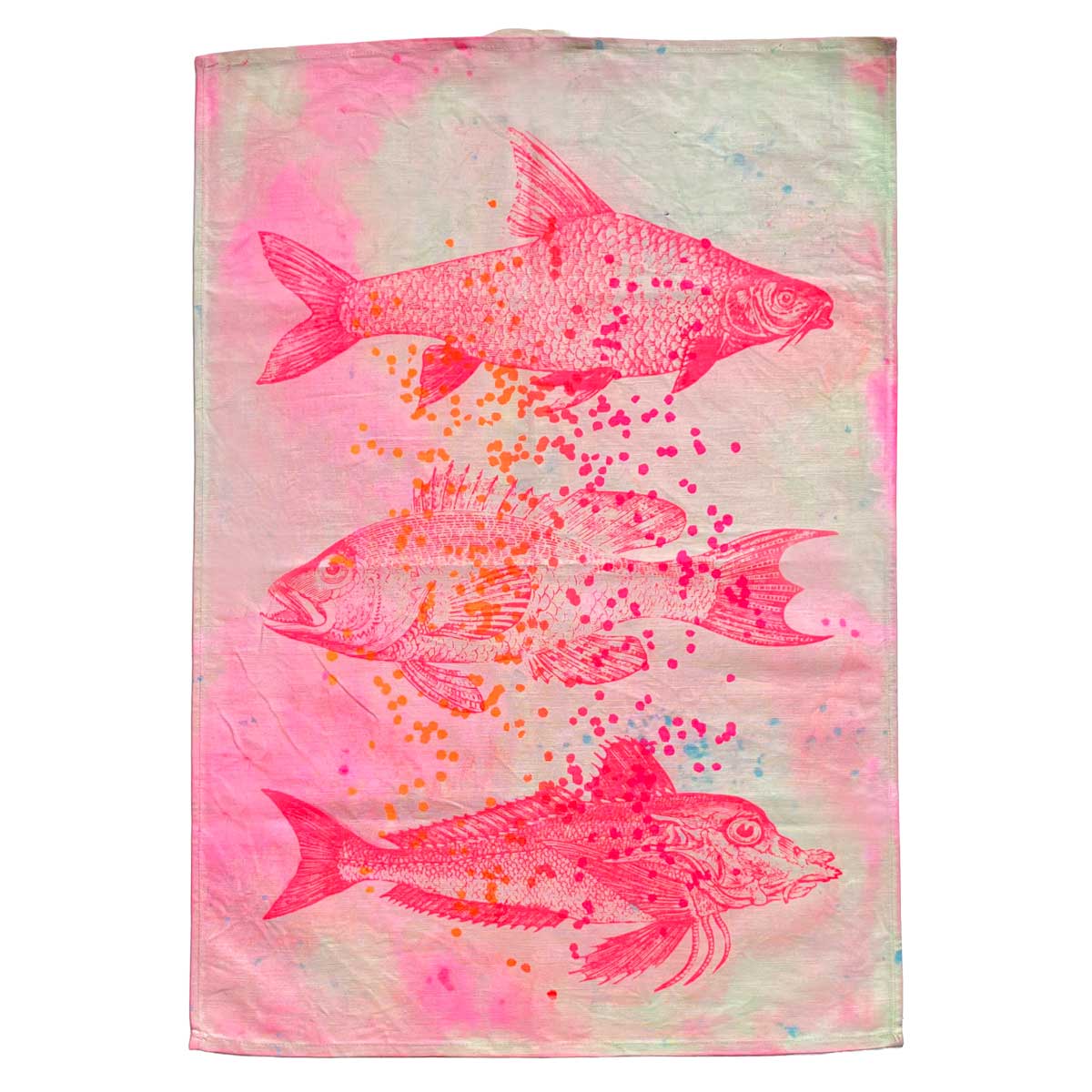 Handbedrucktes Frohstoff Atelier Unique Geschirrtuch mit leuchtenden pinken Fischillustrationen und farbigen Sprenkeln auf textilem Hintergrund aus Leinen und Halbleinen.