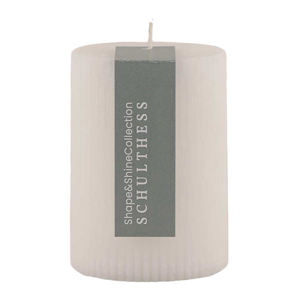 Shape & Shine Rillenkerze in der Farbe "weiss" von Schulthess Kerzen