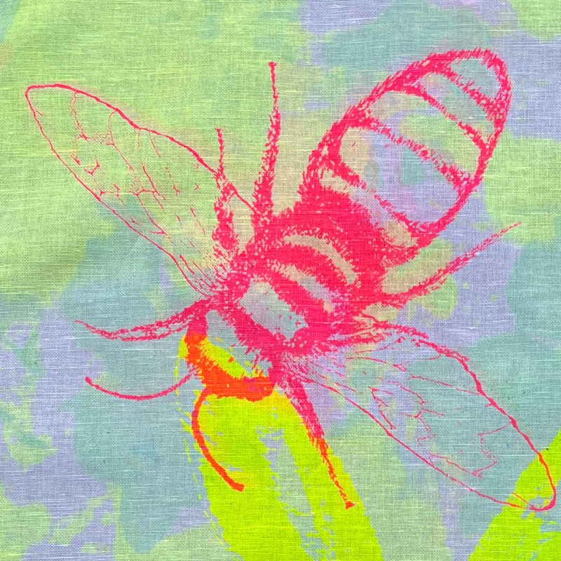  "Neonhase & Biene" - Einzelstück – Unique Geschirrtuch von Frohstoff 