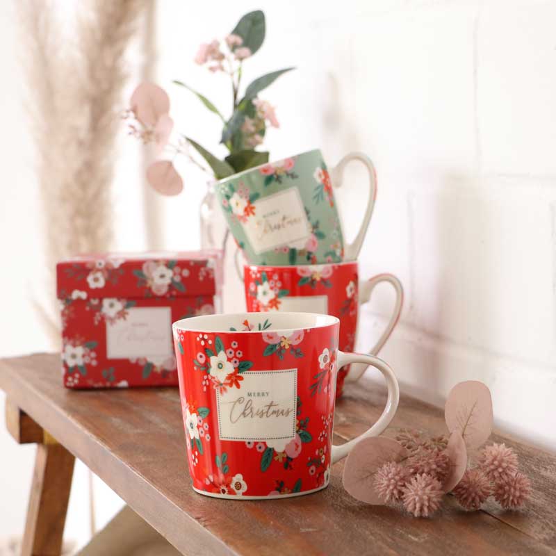 Festliche PPD Weihnachtstassen mit floralem Design in Rot und Grün – stilvolle Porzellantassen mit Geschenkbox, perfekt für die Adventszeit und Weihnachtsdekoration.