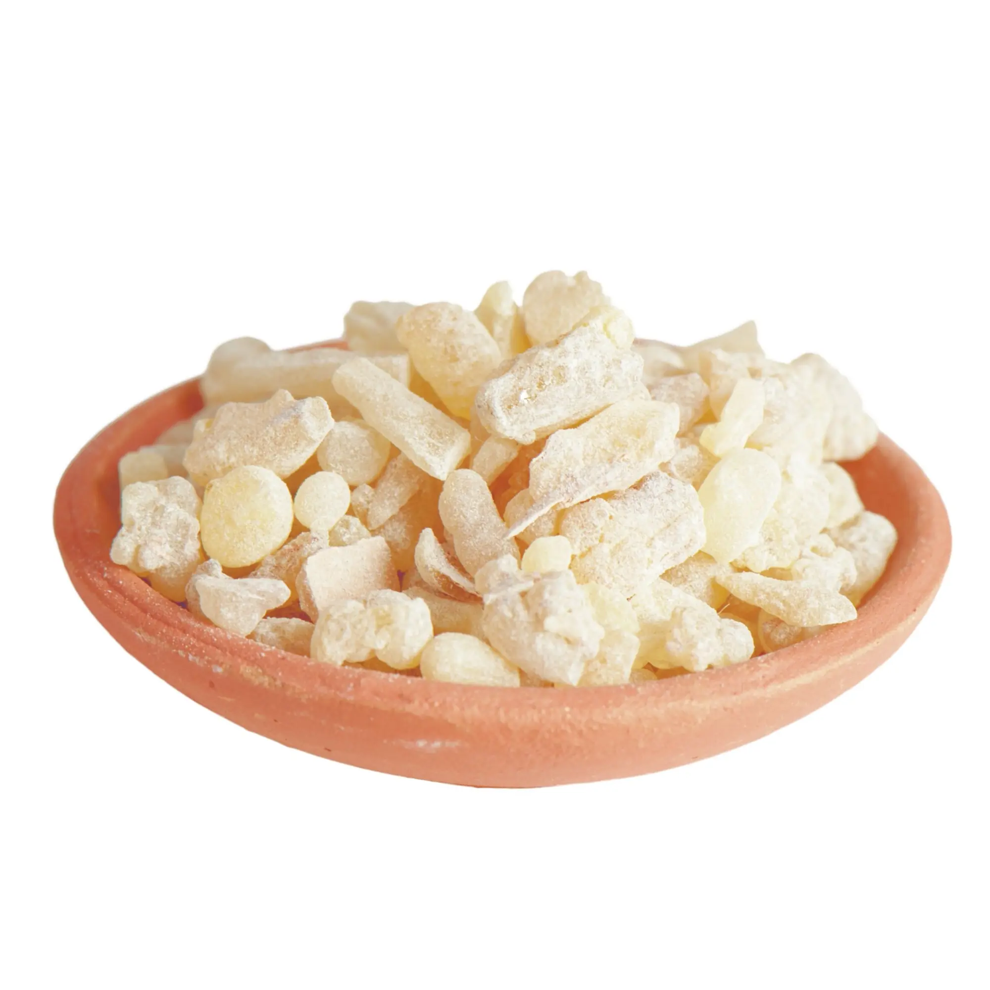 Helle bis goldgelbe Olibanum-Weihrauchstücke aus Indien in einer Schale – naturreines Harz von Boswellia serrata.