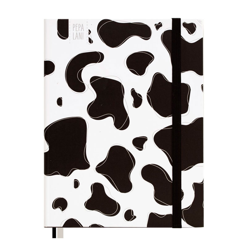 Notizbuch Cow von Pepa Lani – stilvolles Design-Notebook im schwarz-weißen Kuhfleckenmuster, mit Gummibandverschluss und edler Verarbeitung, ideal für Notizen, Skizzen und kreative Ideen