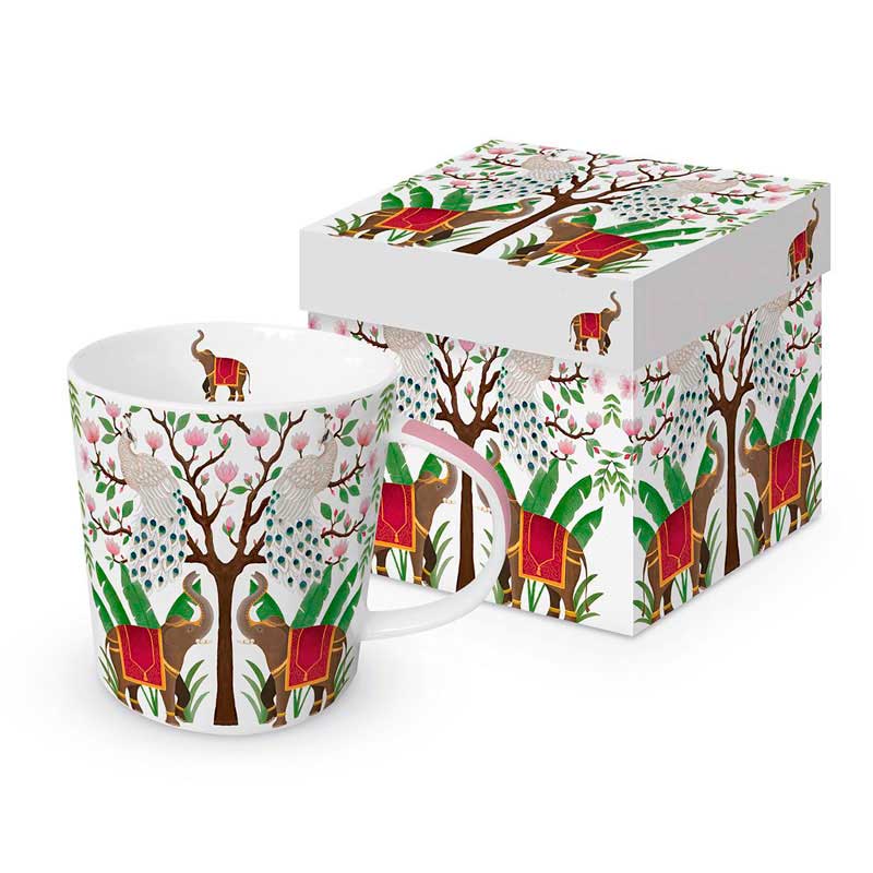 PPD Tasse „Elephant & Peacock“ mit exotischem Design aus Elefanten, Pfauen und Blüten in leuchtenden Farben, inklusive passender Geschenkbox – elegante PPD Tischkultur.